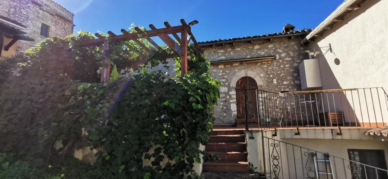 Trevi Umbria Borghetto Vetuliae * Santa Maria in Valle